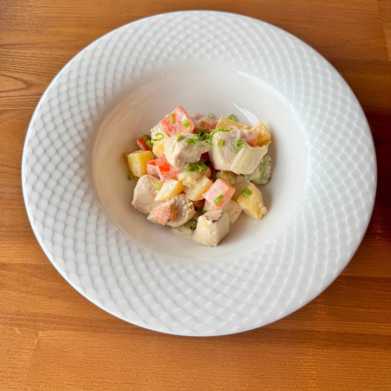 Б Нежное рагу из курицы, картофеля и овощей